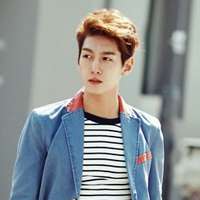 干净清新的男生头像