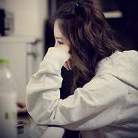 卷发漂亮女生头像 长长的卷发真漂亮