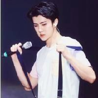 高人气偶像吴世勋魅力无限