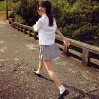 微信头像女生可爱穿校服_女生穿校服清纯模样