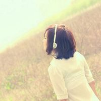 戴耳机女生头像 好看的女生戴耳机图片头像