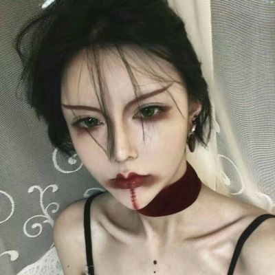 头像另类个性女生_好看另类的霸气个性女生