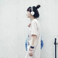 戴耳机女生头像 好看的女生戴耳机图片头像