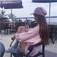 戴帽子女生低头头像_好看个性带帽子的女生