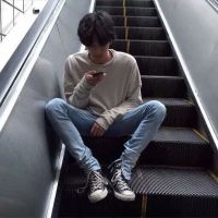 伤心头像男 爱是寂寞扯得慌