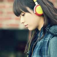 戴耳机女生头像 好看的女生戴耳机图片头像