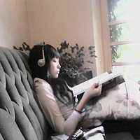 戴耳机女生头像 好看的女生戴耳机图片头像