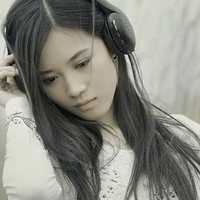 女生戴耳机头像_唯美好看的女生带耳机头像