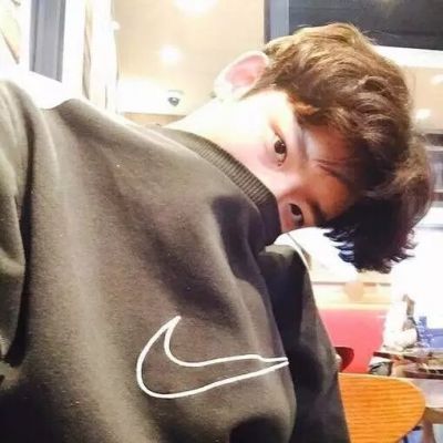 男生自拍头像高清 帅帅哒的自拍