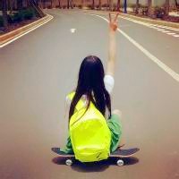 女滑板头像_爱运动爱滑板的女生