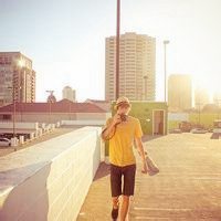 微信头像全身男生,好看的男生远景全身头像图片