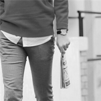 微信头像男生下半身黑白照