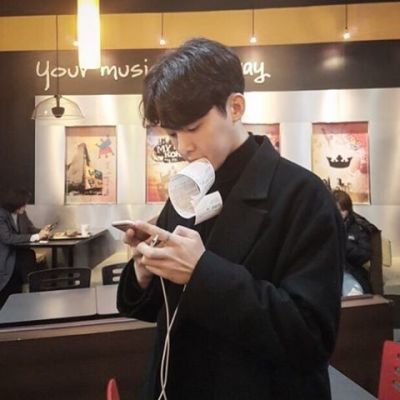 不露脸高清男生头像 高清帅气男生不露脸大图