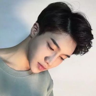 简单气质男生头像 白净好看的有气质男生