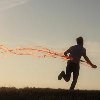 微信头像全身男生,好看的男生远景全身头像图片