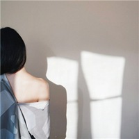 完美身材女生头像 性感女生秀身材的头像图片