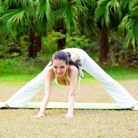 瑜伽头像女生_练瑜伽的性感女生头像图片