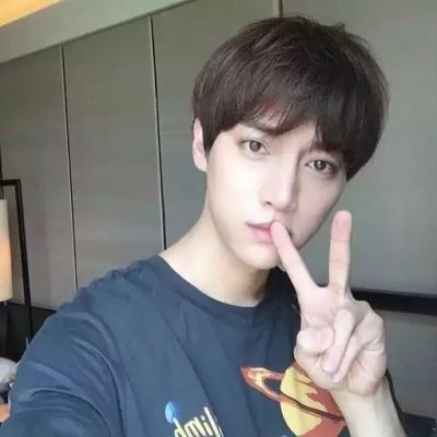 简单气质男生头像 白净好看的有气质男生