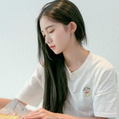 女生淡定从容头像 风轻云淡