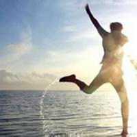 好看的唯美微信头像男生阳光背影