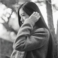 黑白女生头像高冷 把孤独喂好