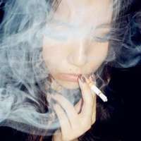 女生叼烟霸气头像 嘴边叼烟寂莫仍在