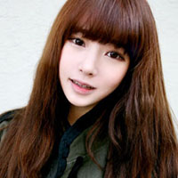 穿冬装女生头像_唯美又时尚