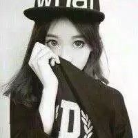 黑白女生头像高冷 把孤独喂好