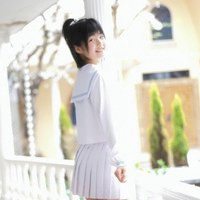 穿校服的女生可爱头像_校园青葱岁月