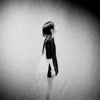 一男一女的伤感黑白情侣头像图片