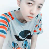 黑白条纹衣服男生头像