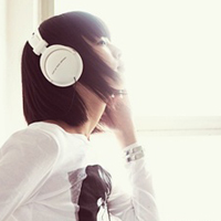 女生戴耳机头像_唯美好看的女生带耳机头像