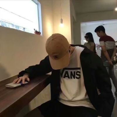 高端大气上档次微信头像男生