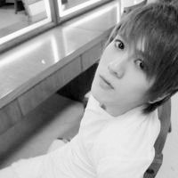 一男一女的伤感黑白情侣头像图片