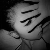 一男一女的伤感黑白情侣头像图片