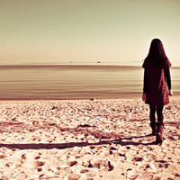 女生头像背影伤感海边 伤感在蓝色的海边