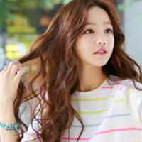 穿冬装女生头像_唯美又时尚