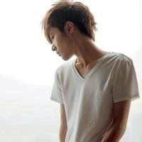 侧脸男头像 侧脸帅气轻熟男魅力