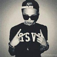 很酷好看的微信头像剪刀手男生图片