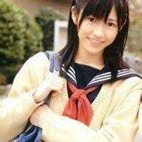 穿校服的女生可爱头像_校园青葱岁月