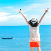 女生头像背影伤感海边 伤感在蓝色的海边