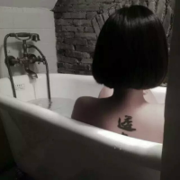 微博头像女生高冷 很高冷范儿女生