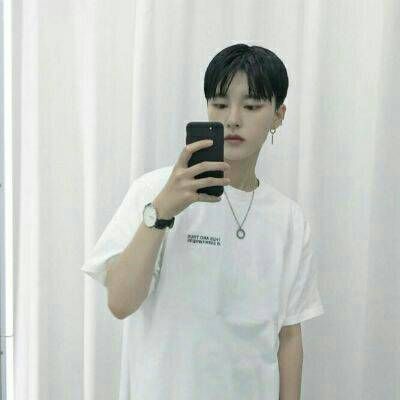 白衬衣小清新男生头像_阳光和白衬衣还有帅气的你