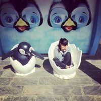 坐着捂脸的情侣微信头像一男一女