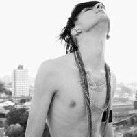 高冷黑白男生头像