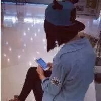 时尚又个性的一男一女情侣头像图片