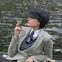 女生叼烟霸气头像 嘴边叼烟寂莫仍在