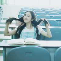 女生看书头像_唯美安静女生读书头像图片_喜欢这氛围书香