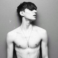 高冷黑白男生头像