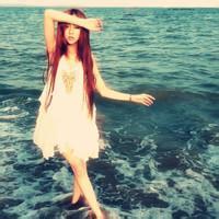 背对大海的头像女生 面朝夕阳背对大海